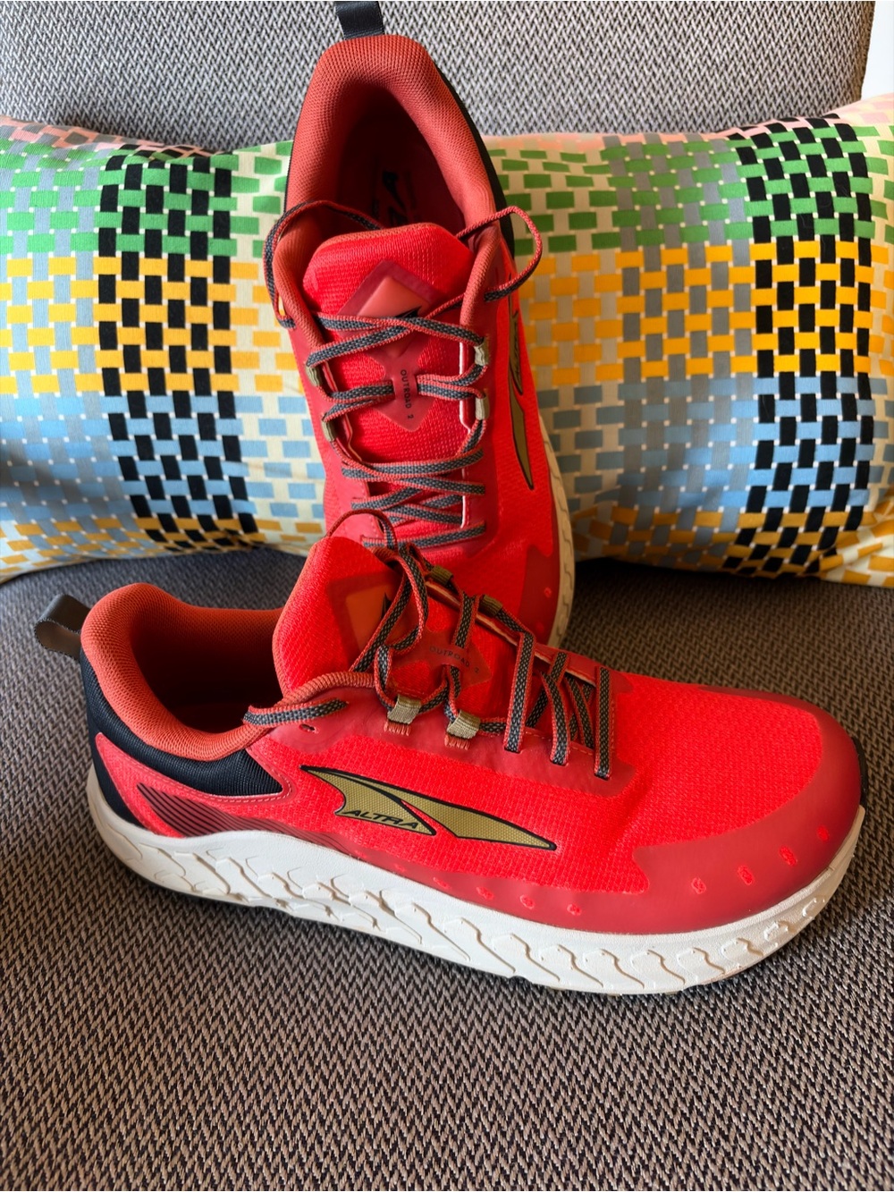 Altra Outroad 2 Mens men’s 10.5 10 1/2 orange neon color trail running shoes